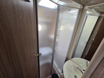 Bürstner BUT660 Luifel | Keuken | Omvormer | Toilet En Douche | Ruim Bed